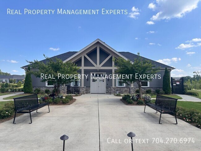 Building Photo - 3012 Striped Maple Ct