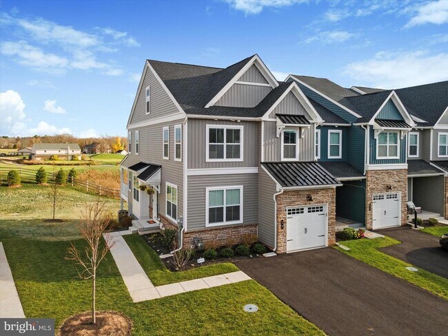 Building Photo - 25 Copper Ct