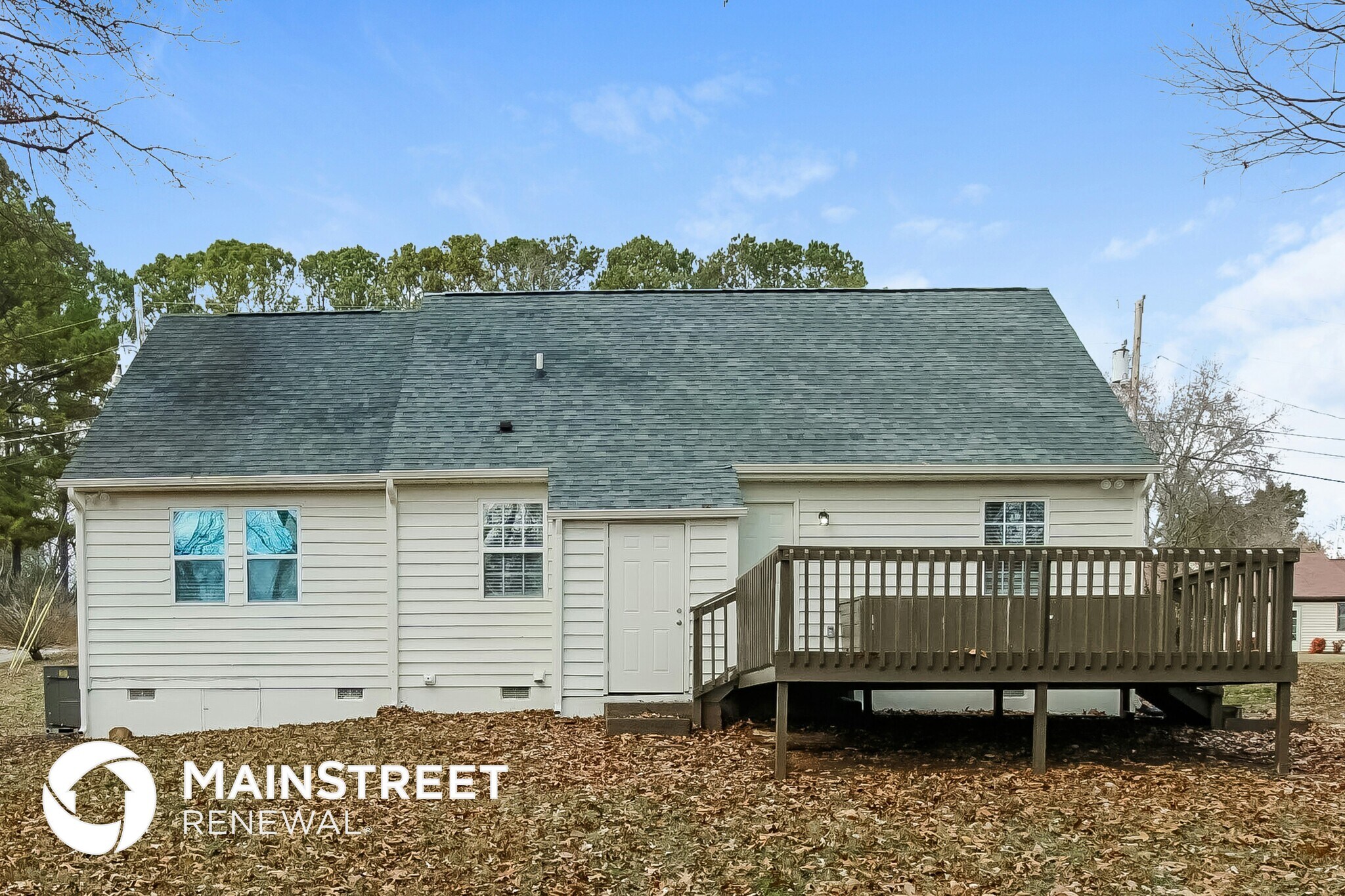 Building Photo - 1616 Summerhill Dr