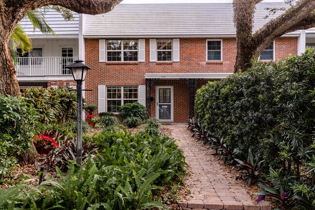 Building Photo - 2722 Cardinal Dr