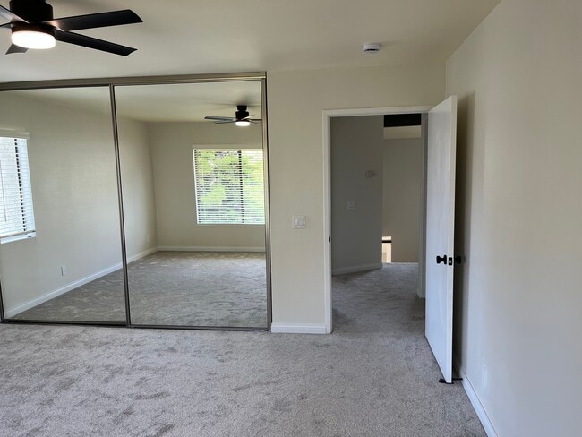 Building Photo - 3304 Caminito Eastbluff