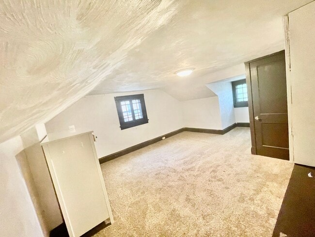 Building Photo - 4 Bed 1-2 Bath- Frick Pittsburgh PA