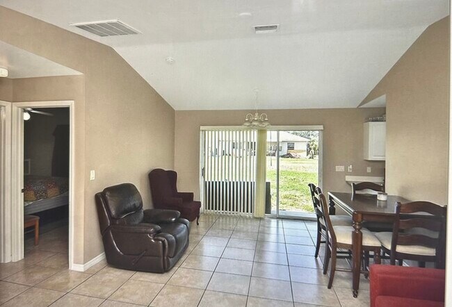 Living & Dining - 4739 22nd St SW