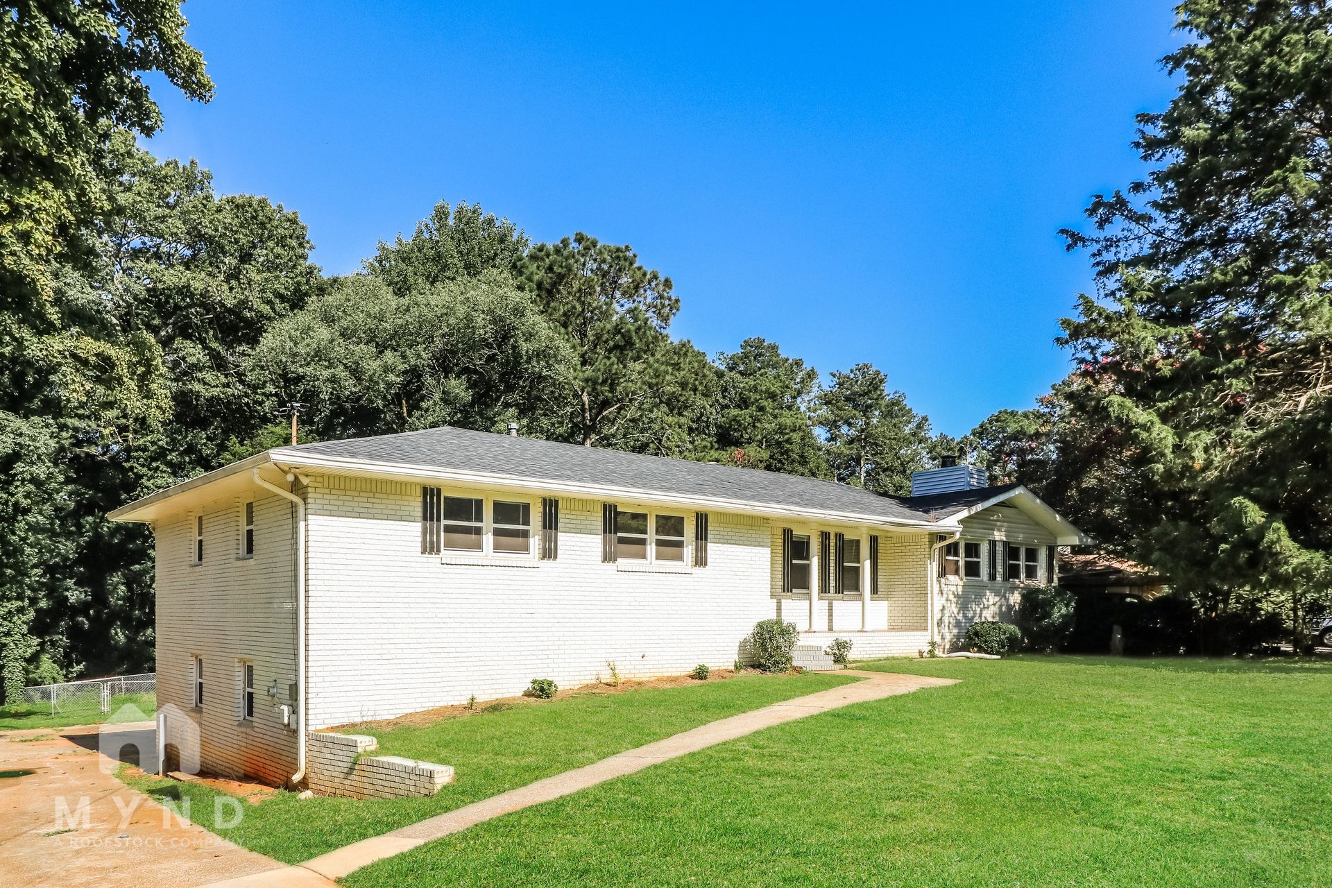 Building Photo - 3179 Robin Hood Ln