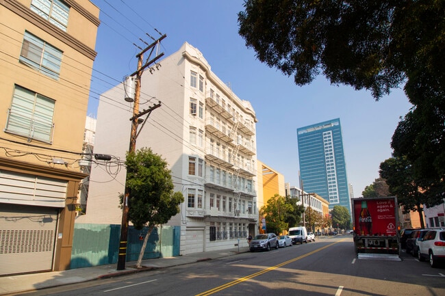 Building Photo - 250 Fell