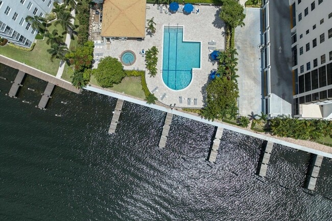 Building Photo - 3420 S Ocean Blvd