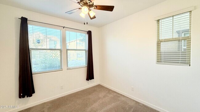 Building Photo - 1151 E Armstrong Wy