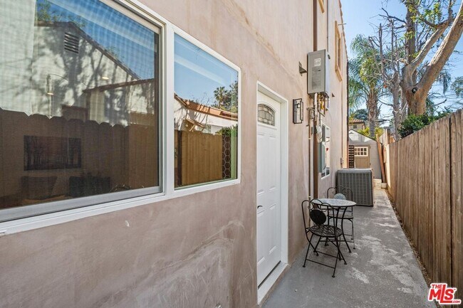 Building Photo - 14916 Hesby St