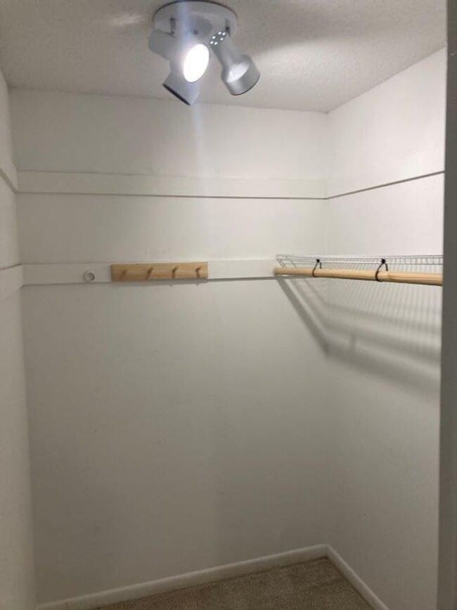 Building Photo - 3 Bedroom 2 Bathroom Condo at Palomar Plac...