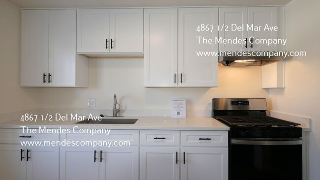 Building Photo - 4867 1/2 Del Mar Avenue-