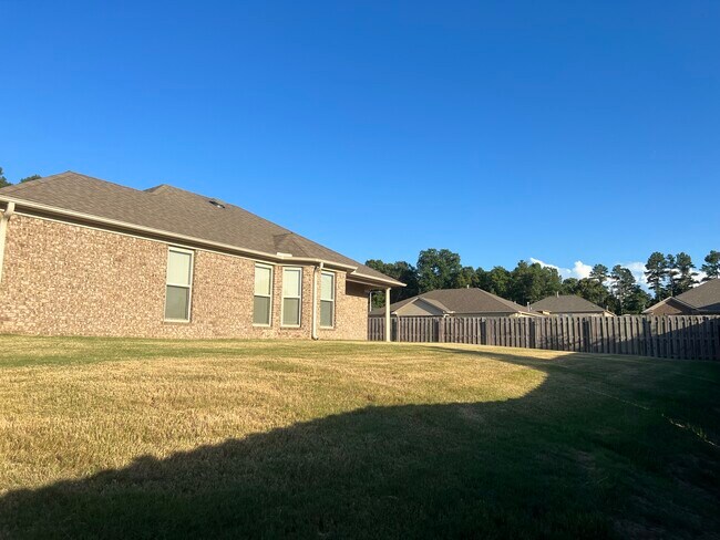 Building Photo - 164 Little Brook Ln