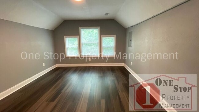 Building Photo - Beautiful 4 Bedroom 2.5 Bathroom Home in K...