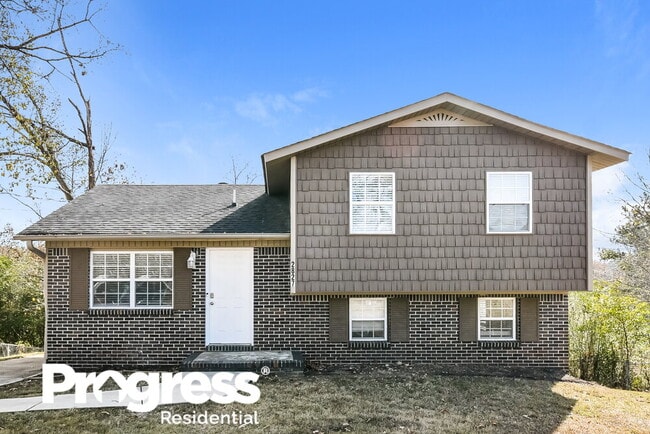 Primary Photo - 2827 Arrowhead Dr NE