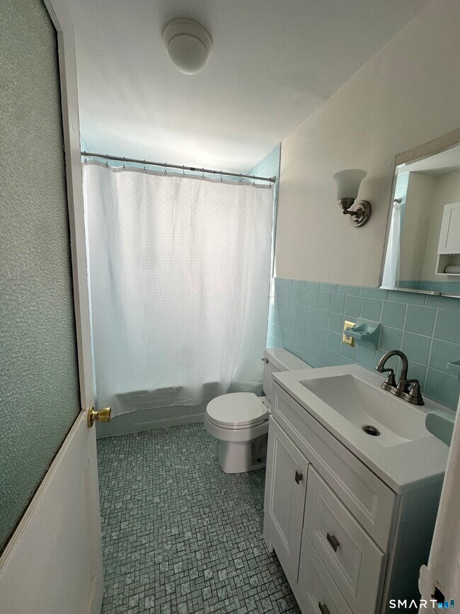 Building Photo - 73 Brooklawn St