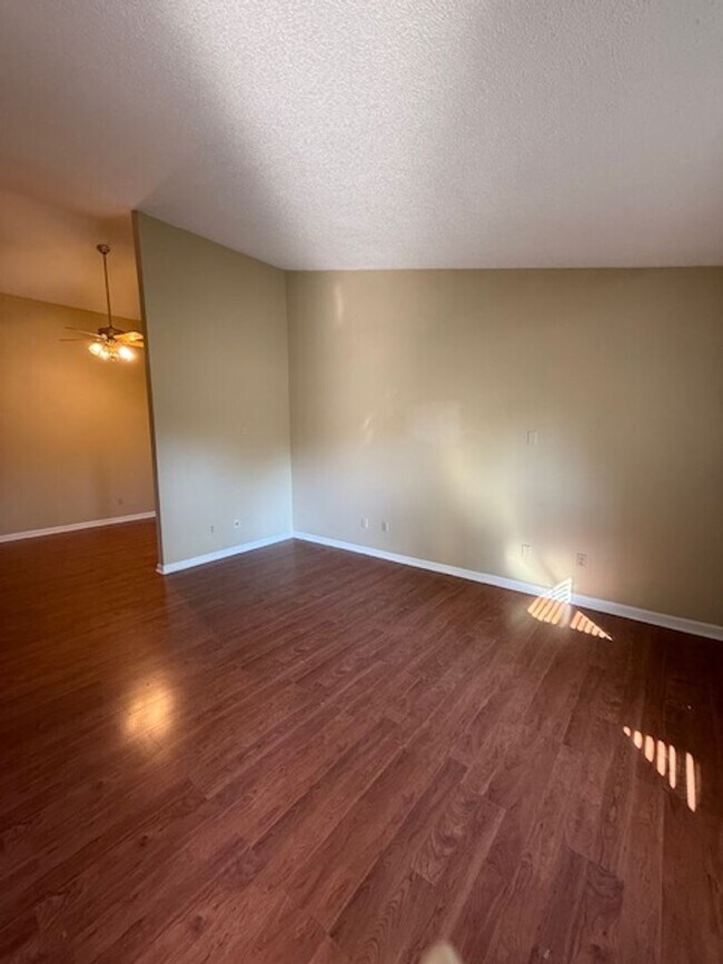 Building Photo - Knoxville 37922 - 3 bedroom, 2 bath home - Contact Susan Niedergeses (865) 300-4722