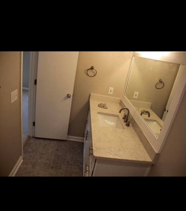 Building Photo - 1524 Brompton Ct