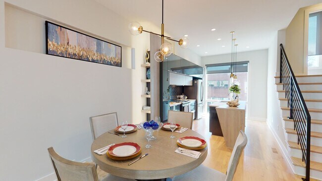 Building Photo - Modern Townhome with Roof Terrace in Dilworth Neighborhood Charlotte NC