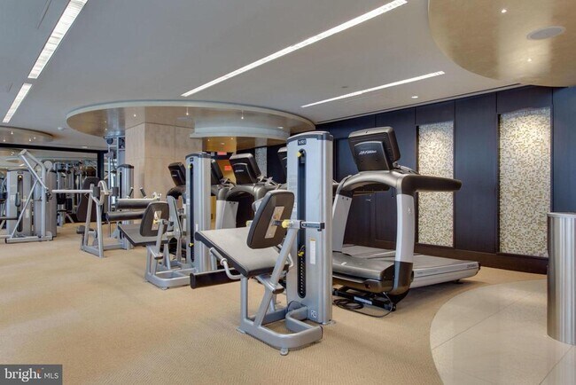 Building Photo - 1111 19th St N