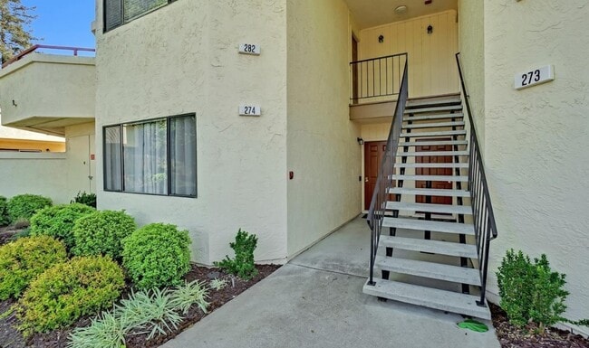 Building Photo - 5085 Valley Crest Dr