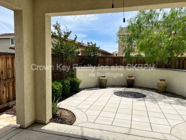 Building Photo - 2254 Middlebury Dr