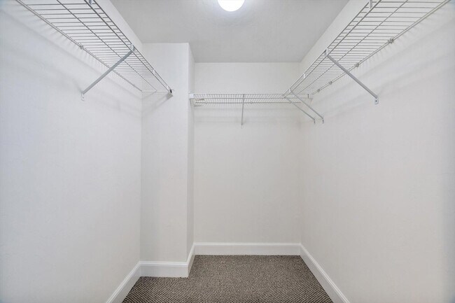 Building Photo - 15051 Royal Oaks Ln