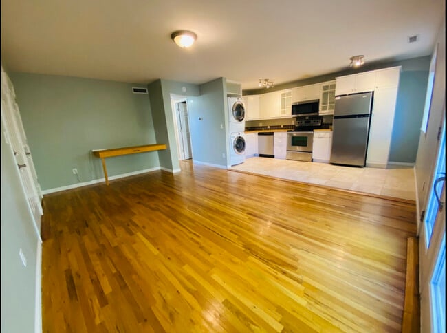 Building Photo - 1257 E 200 S