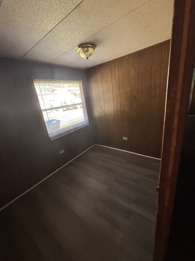 Building Photo - 207 Cherry Tree Dr