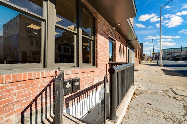 Building Photo - 57 S 6th St