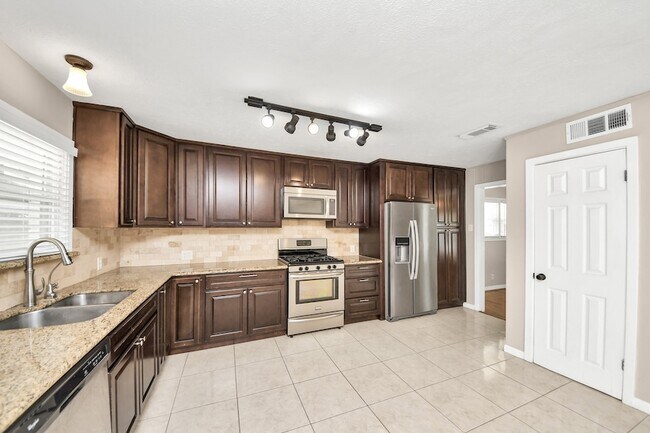 Building Photo - 3419 Norris Dr