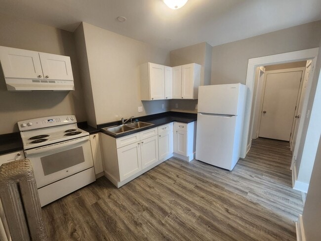 Building Photo - 1BR Unit - Freshly Remodeled
