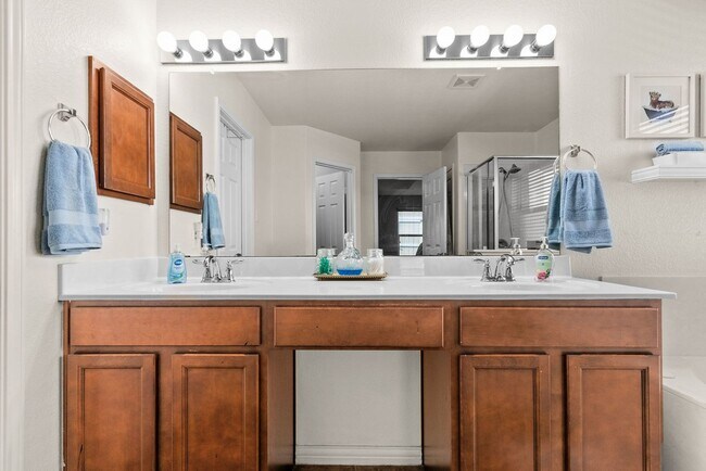 Building Photo - White Rock Estates