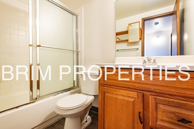 Building Photo - 278 100 E