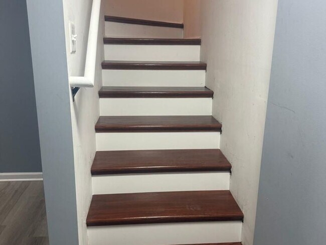 Building Photo - 286 Wolverine Dr