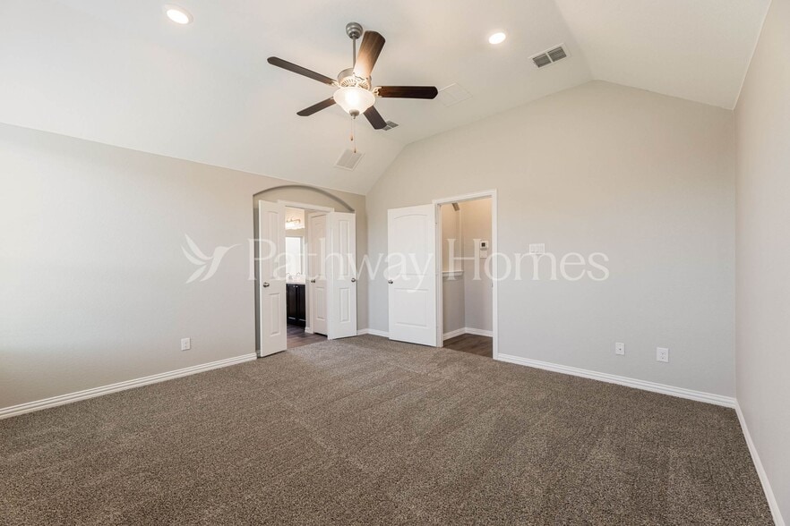 Building Photo - 1608 Adams Dr