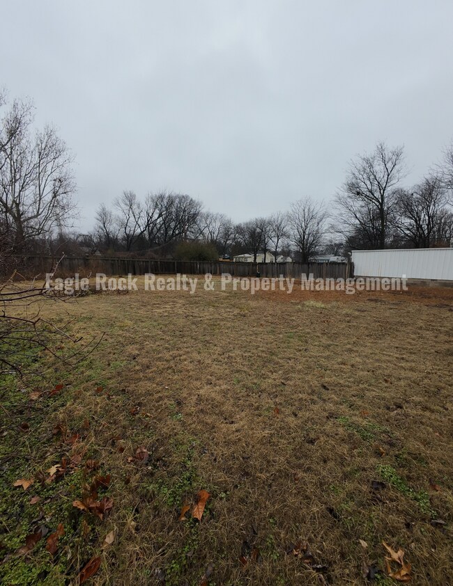 Building Photo - 1369 E 67th St
