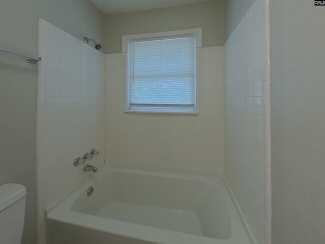 Building Photo - 3959 Notre Dame Pass