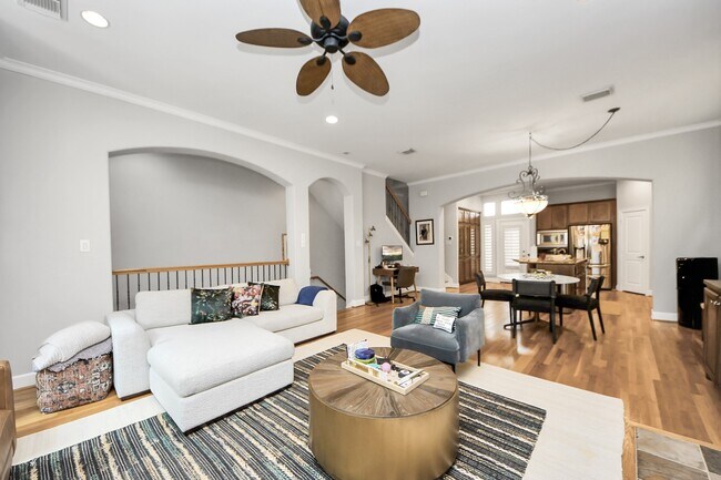Building Photo - 584 Bomar St