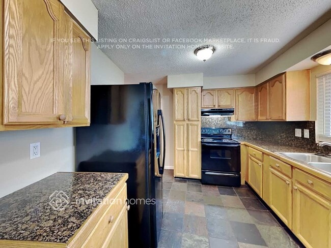 Building Photo - 1926 Valley Dr