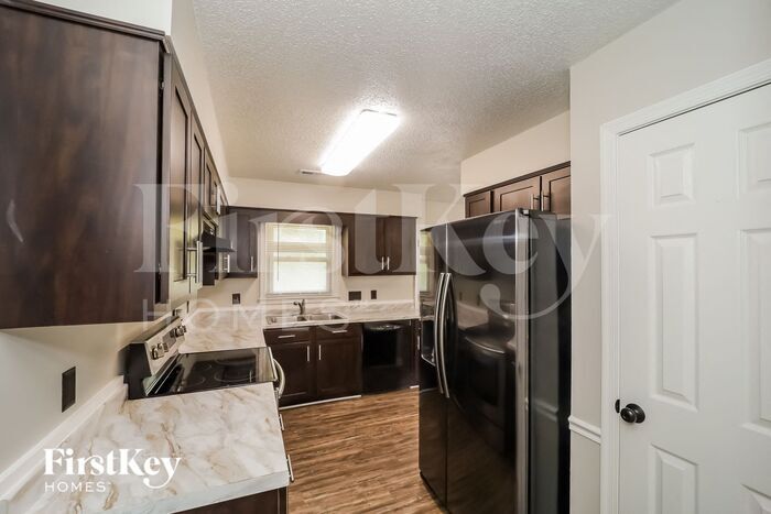 Building Photo - 16 Hickory Knoll Ct