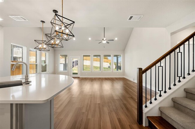 Building Photo - 2104 Prairie Oaks Dr