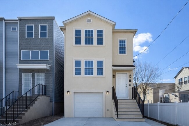 Building Photo - 95 19th Ave