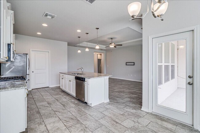 Building Photo - 8010 Calma St