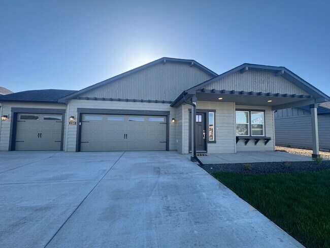 Primary Photo - Non-Refundable & Security Deposit Total: $...