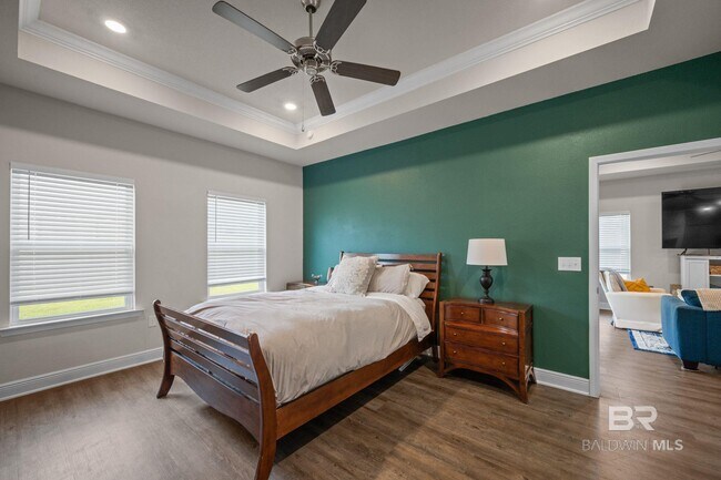 Building Photo - 30955 Semper Dr