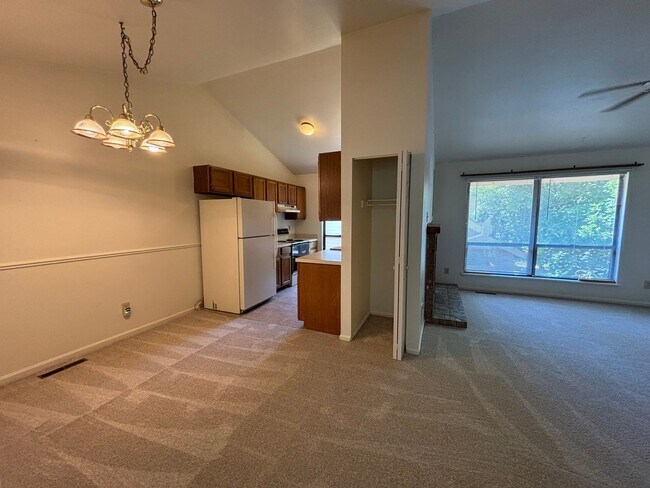 Building Photo - Comfortable Townhome Living in Southwest Fort Collins