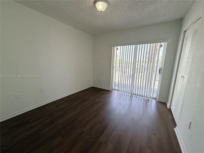 Building Photo - 2710 W 76th St