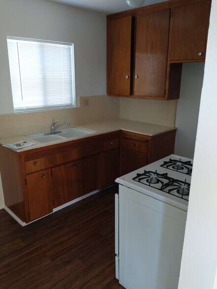 Building Photo - 130 N Ivy Ave