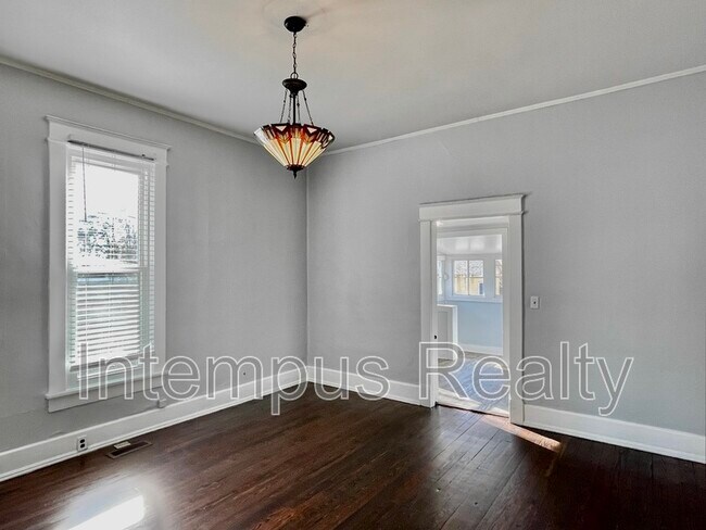 Building Photo - 1512 Meridian St