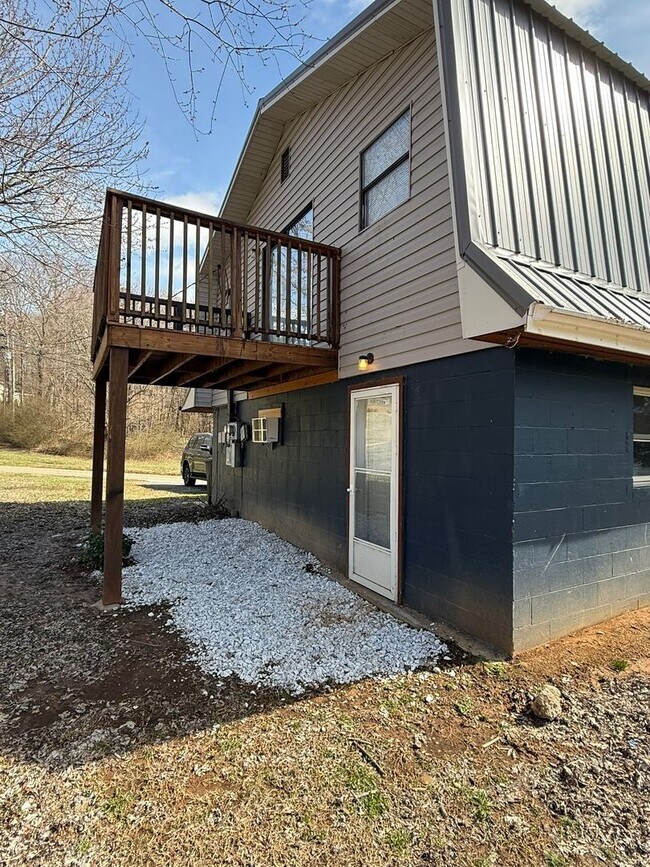 Building Photo - 4709 McCloud Rd