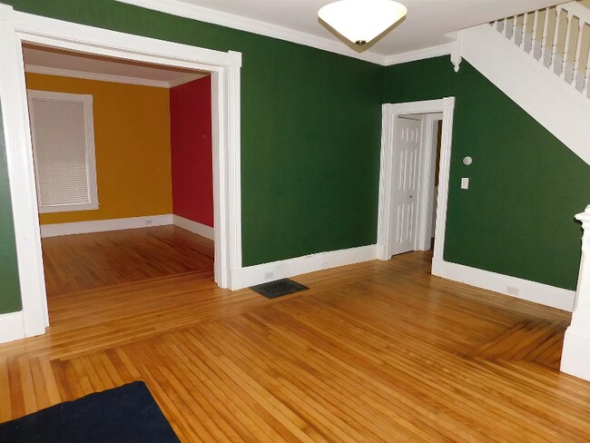 Building Photo - 46 Kingsley Ave